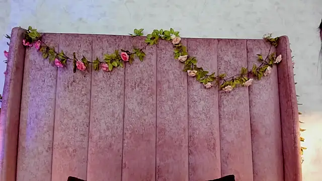 AnyaJay online show from 12/22/25, 09:45