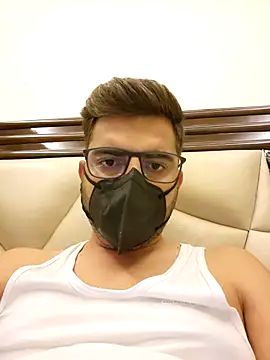 Snapshot of LoveGuruRA chatting on 09/12/25, 04:29 LoveGuruRA online show from 09/12/25, 04:29