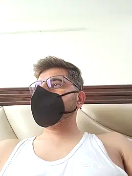 Snapshot of LoveGuruRA chatting on 09/30/25, 03:44 LoveGuruRA online show from 09/30/25, 03:44