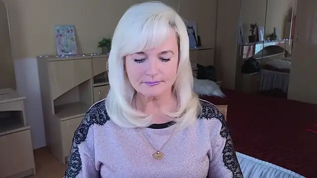 Snapshot of Vina_Vision chatting on 10/07/25, 10:01 Vina Vision online show from 10/07/25, 10:01