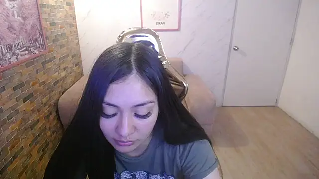 Snapshot of Ivony18_b chatting on 09/13/25, 03:06 Ivony18 b online show from 09/13/25, 03:06