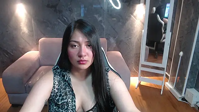 Snapshot of Ivony18_b chatting on 10/11/25, 03:28 Ivony18 b online show from 10/11/25, 03:28