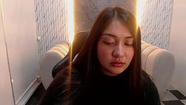 Snapshot of Ivony18_b chatting on 10/21/25, 03:07 Ivony18 b online show from 10/21/25, 03:07