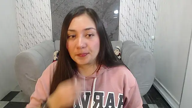 Snapshot of Ivony18_b chatting on 11/05/25, 03:17 Ivony18 b online show from 11/05/25, 03:17