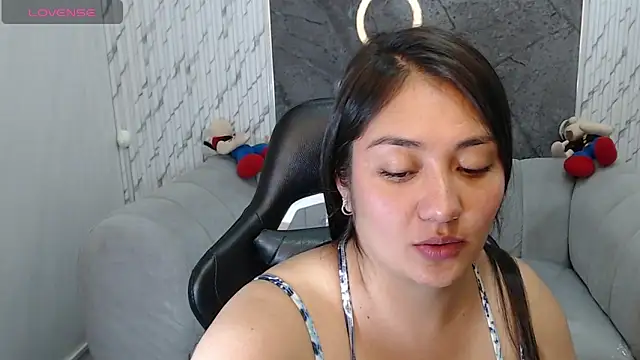 Snapshot of Ivony18_b chatting on 12/14/25, 03:17 Ivony18 b online show from 12/14/25, 03:17