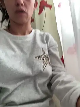 Snapshot of StrapPink chatting on 03/26/26, 11:27 StrapPink online show from 03/26/26, 11:27