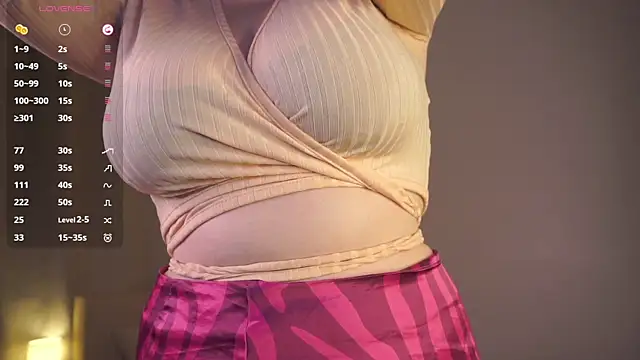 LakeshiaVodopich online show from 11/18/25, 08:41