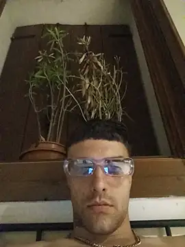 Snapshot of David_leons chatting on 05/25/26, 10:38 David leons online show from 05/25/26, 10:38