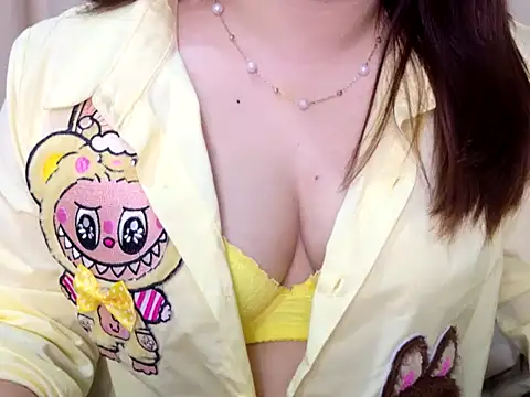 Snapshot of sizzling_alice chatting on 09/09/25, 06:18 sizzling alice online show from 09/09/25, 06:18