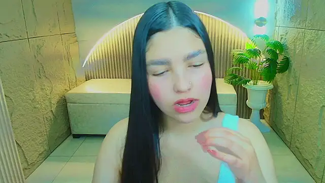 luna  r online show from 10/15/25, 12:27