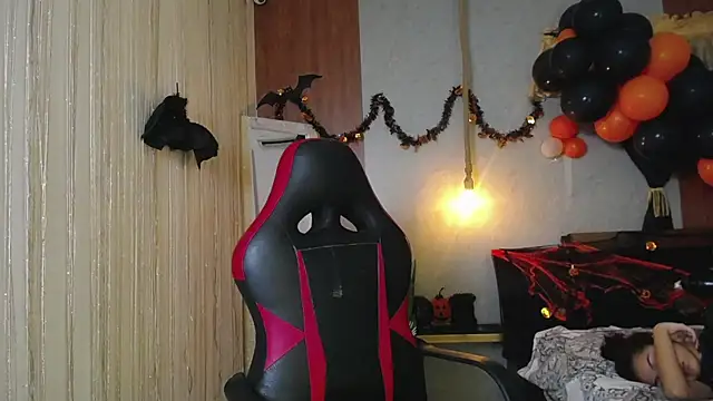 honeymoon 12 online show from 10/31/25, 02:56