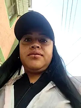 Snapshot of -Mia1 chatting on 09/26/25, 01:26 -Mia1 online show from 09/26/25, 01:26