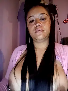 Snapshot of -Mia1 chatting on 09/27/25, 12:21 -Mia1 online show from 09/27/25, 12:21