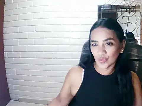 MiiaVelasquez online show from 10/22/25, 04:13