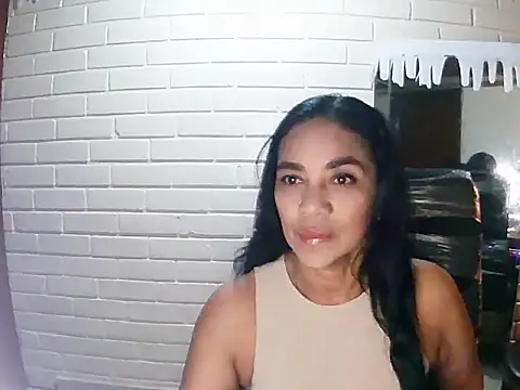 MiiaVelasquez online show from 11/08/25, 05:29