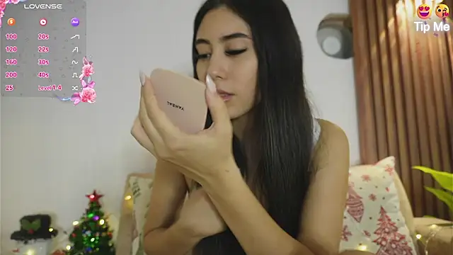 Roxybeautyy online show from 11/15/25, 10:04