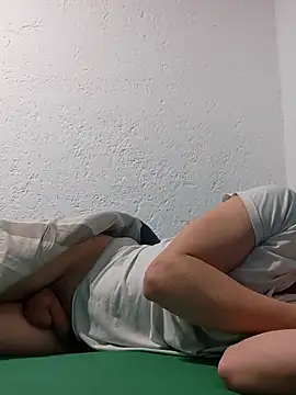 Snapshot of thelion0508 chatting on 10/03/25, 06:27 thelion0508 online show from 10/03/25, 06:27