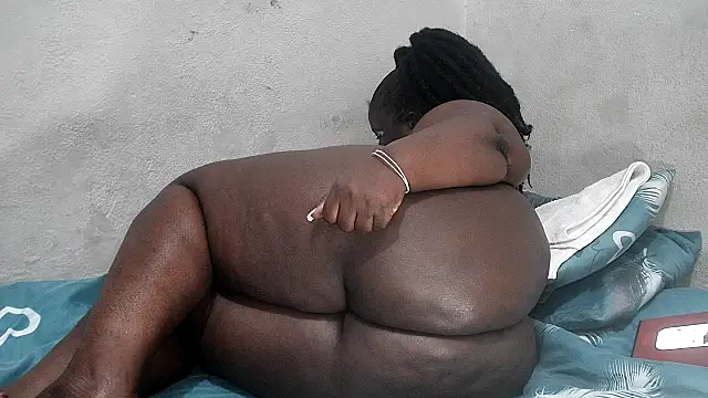 ASSQUEEN37Xx online show from 11/20/25, 07:41