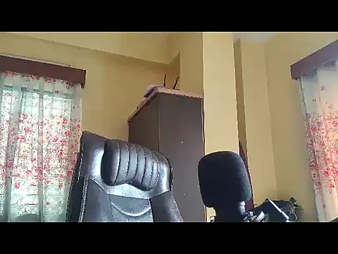 Snapshot of thecatfish chatting on 09/26/25, 04:38 thecatfish online show from 09/26/25, 04:38