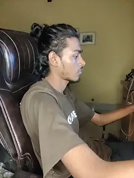 Snapshot of thecatfish chatting on 10/26/25, 04:35 thecatfish online show from 10/26/25, 04:35