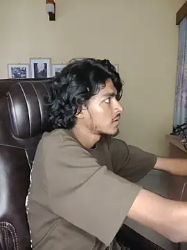 Snapshot of thecatfish chatting on 10/27/25, 06:39 thecatfish online show from 10/27/25, 06:39