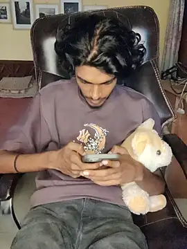 Snapshot of thecatfish chatting on 10/28/25, 04:49 thecatfish online show from 10/28/25, 04:49