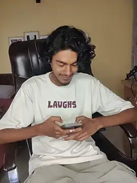 Snapshot of thecatfish chatting on 11/07/25, 01:38 thecatfish online show from 11/07/25, 01:38