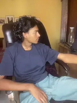 Snapshot of thecatfish chatting on 11/26/25, 03:29 thecatfish online show from 11/26/25, 03:29