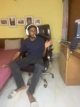 Snapshot of thecatfish chatting on 11/27/25, 03:30 thecatfish online show from 11/27/25, 03:30