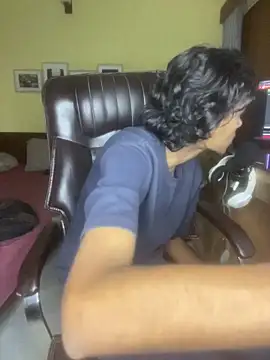 Snapshot of thecatfish chatting on 11/27/25, 04:42 thecatfish online show from 11/27/25, 04:42