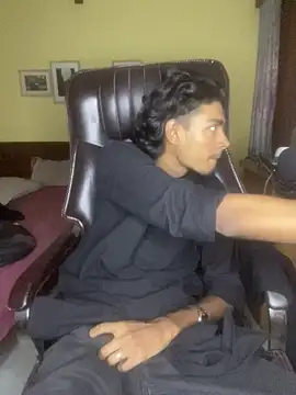 Snapshot of thecatfish chatting on 11/28/25, 10:51 thecatfish online show from 11/28/25, 10:51