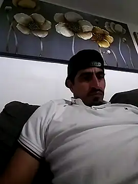 Snapshot of Arce92 chatting on 04/28/26, 10:09 Arce92 online show from 04/28/26, 10:09