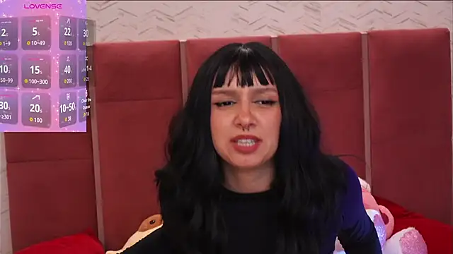 Snapshot of CoralineSky chatting on 10/04/25, 08:12 CoralineSky online show from 10/04/25, 08:12