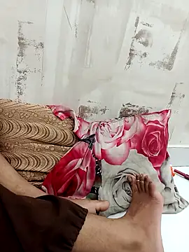 Snapshot of cute_parii_ chatting on 09/18/25, 08:33 cute parii  online show from 09/18/25, 08:33