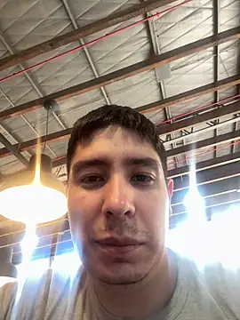 Snapshot of 9999Alez chatting on 12/19/25, 07:54 9999Alez online show from 12/19/25, 07:54