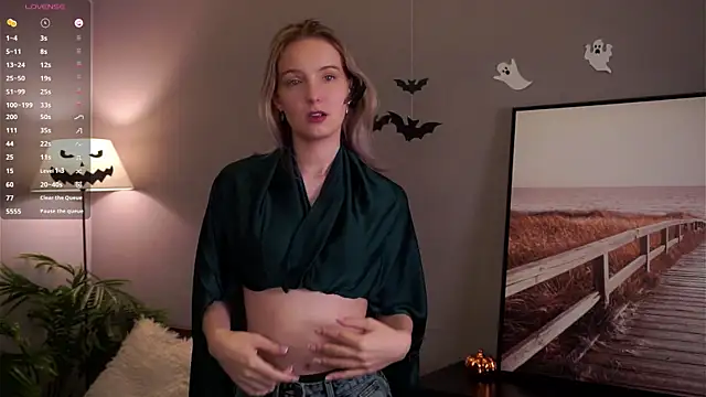 HongTomczak online show from 11/17/25, 10:10