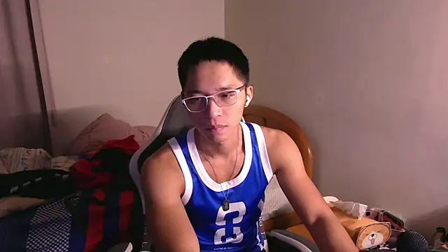 Snapshot of iron0401 chatting on 03/07/26, 07:00 iron0401 online show from 03/07/26, 07:00