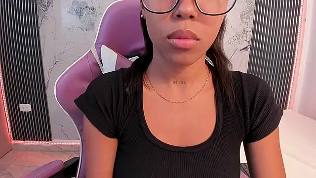 Mia Duarte1 online show from 06/25/26, 07:18