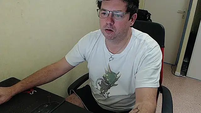 Snapshot of blueandwhite1 chatting on 01/15/25, 08:09 blueandwhite1 online show from 01/15/25, 08:09