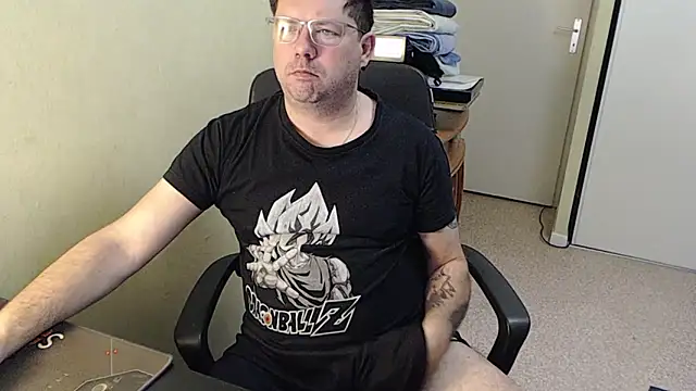 Snapshot of blueandwhite1 chatting on 02/05/25, 08:21 blueandwhite1 online show from 02/05/25, 08:21