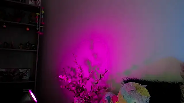 Snapshot of _chloe_moons_ chatting on 09/18/25, 07:49 chloe moons online show from 09/18/25, 07:49