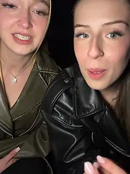 Snapshot of lisapeperoni chatting on 03/06/26, 06:59 lisapeperoni online show from 03/06/26, 06:59