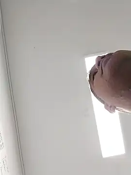 Snapshot of danigarci2307 chatting on 11/11/25, 01:05 danigarci2307 online show from 11/11/25, 01:05