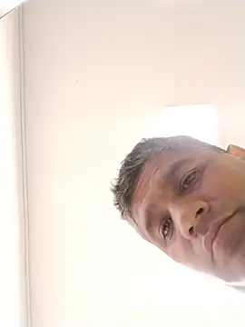 Snapshot of danigarci2307 chatting on 11/14/25, 08:40 danigarci2307 online show from 11/14/25, 08:40