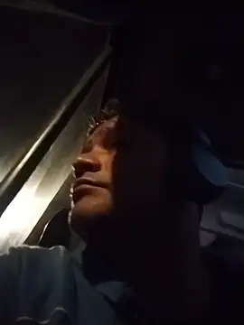 Snapshot of danigarci2307 chatting on 11/16/25, 05:35 danigarci2307 online show from 11/16/25, 05:35