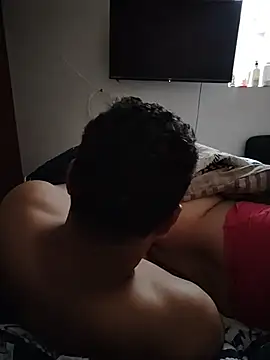 Snapshot of danigarci2307 chatting on 11/19/25, 01:44 danigarci2307 online show from 11/19/25, 01:44