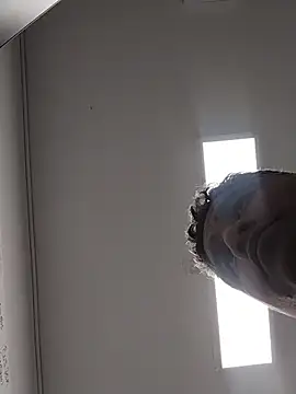 Snapshot of danigarci2307 chatting on 11/20/25, 11:15 danigarci2307 online show from 11/20/25, 11:15