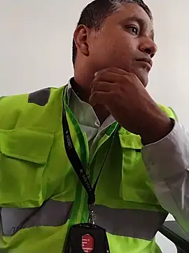 Snapshot of danigarci2307 chatting on 12/22/25, 09:01 danigarci2307 online show from 12/22/25, 09:01