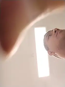 Snapshot of danigarci2307 chatting on 02/06/26, 01:43 danigarci2307 online show from 02/06/26, 01:43