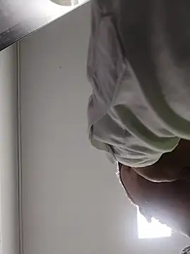 Snapshot of danigarci2307 chatting on 03/06/26, 09:00 danigarci2307 online show from 03/06/26, 09:00